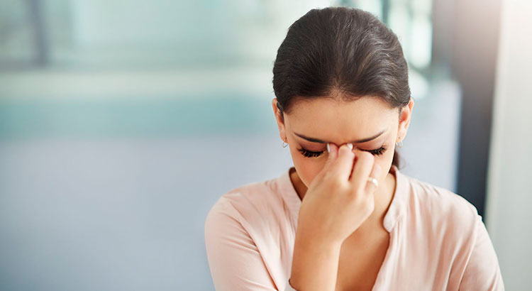 5 лучших способов снять усталость с глаз