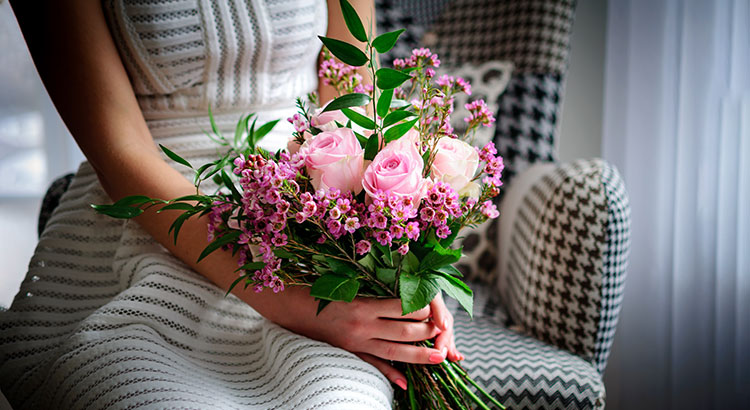 Как удивить близких доставкой цветов на дом